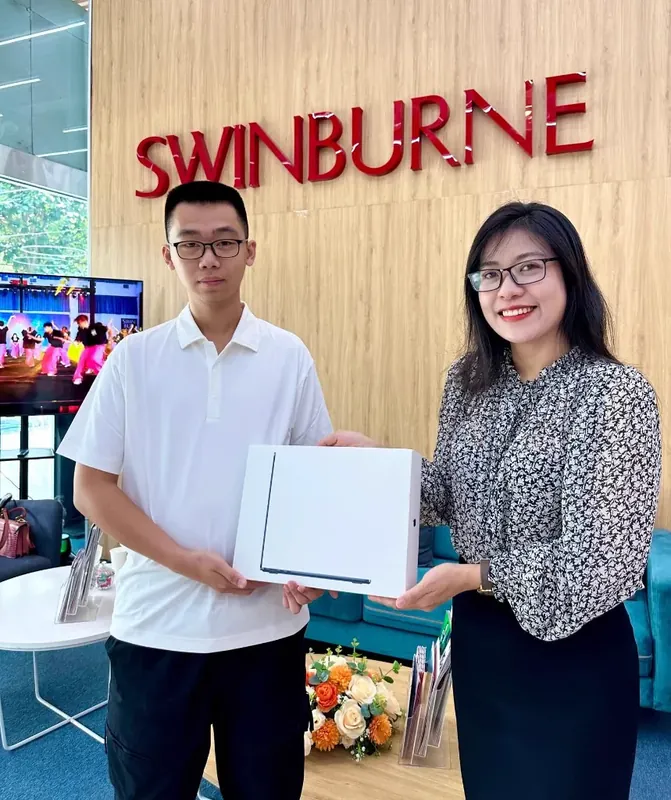 Giấy khen thành tích của Đại học Swinburne