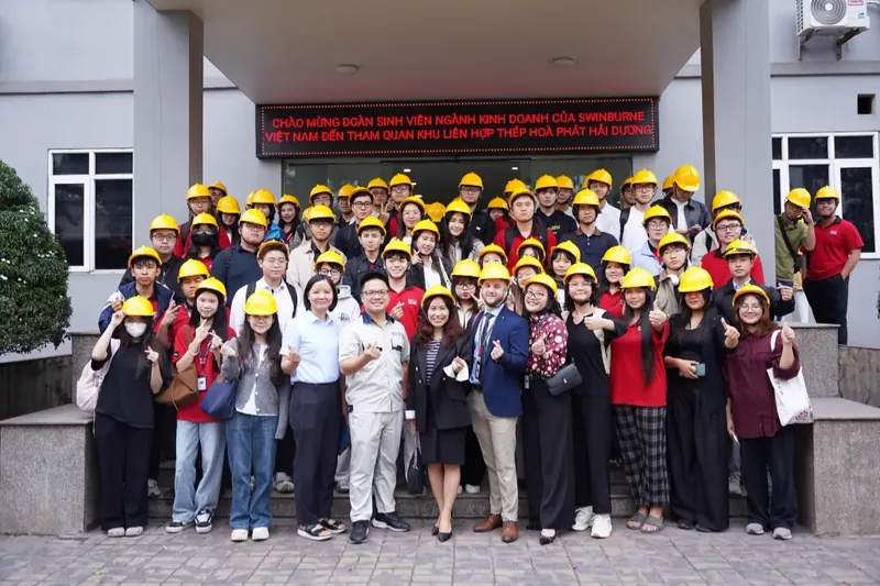 Ảnh chuyến tham quan công ty Hòa Phát